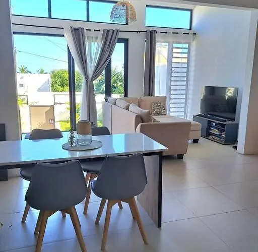 Cosy Apartment Near The Beach